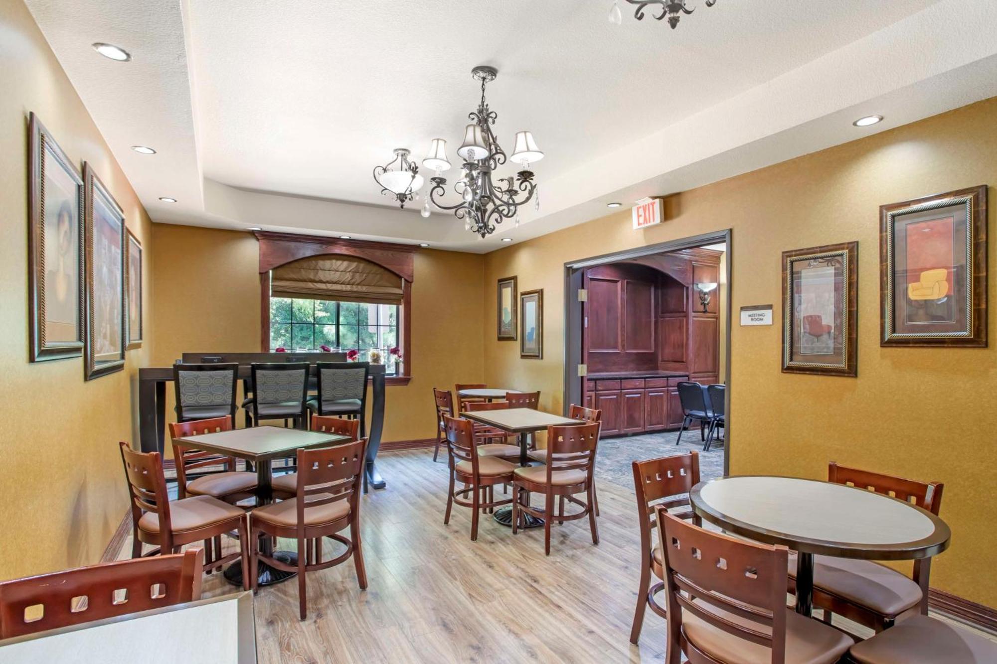 Best Western Plus Crown Colony Inn & Suites Lufkin Eksteriør bilde