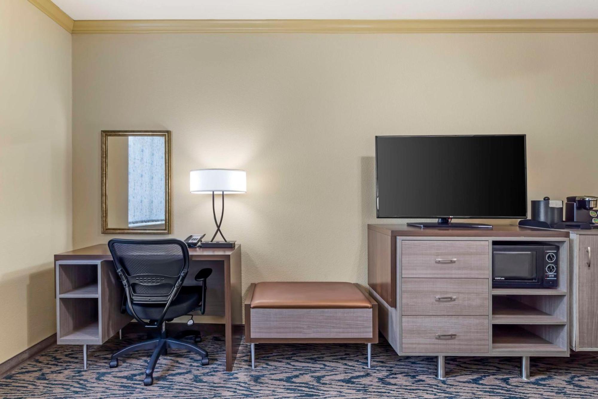 Best Western Plus Crown Colony Inn & Suites Lufkin Eksteriør bilde